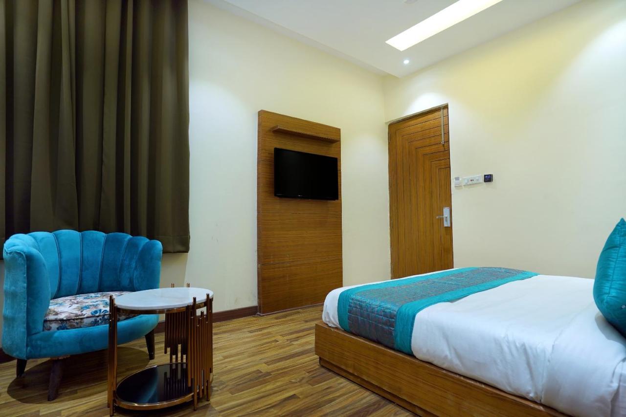 Hotel Aura Grand By Levelup Hotels Amritsar Ngoại thất bức ảnh