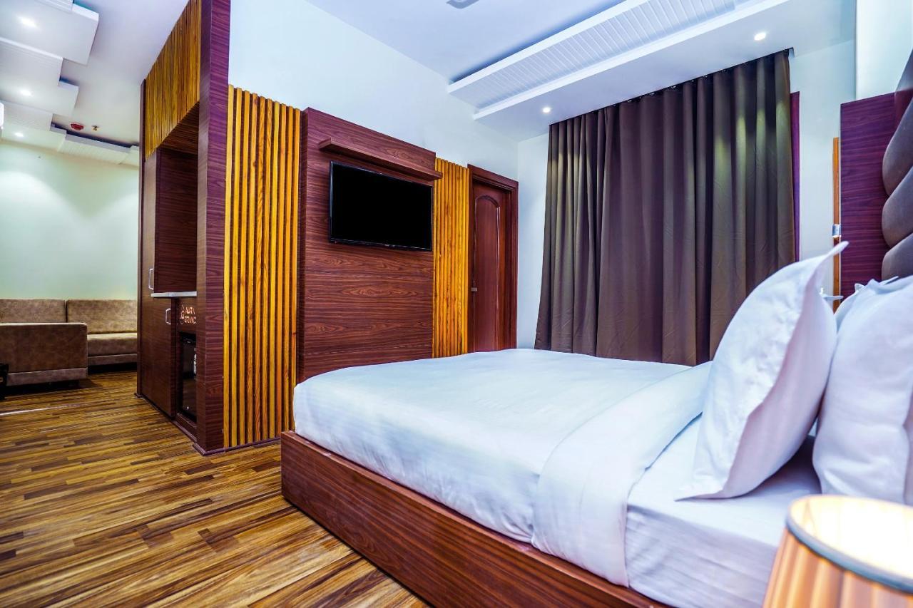 Hotel Aura Grand By Levelup Hotels Amritsar Ngoại thất bức ảnh