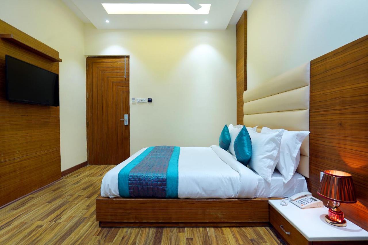 Hotel Aura Grand By Levelup Hotels Amritsar Ngoại thất bức ảnh