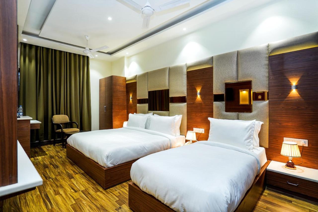 Hotel Aura Grand By Levelup Hotels Amritsar Ngoại thất bức ảnh