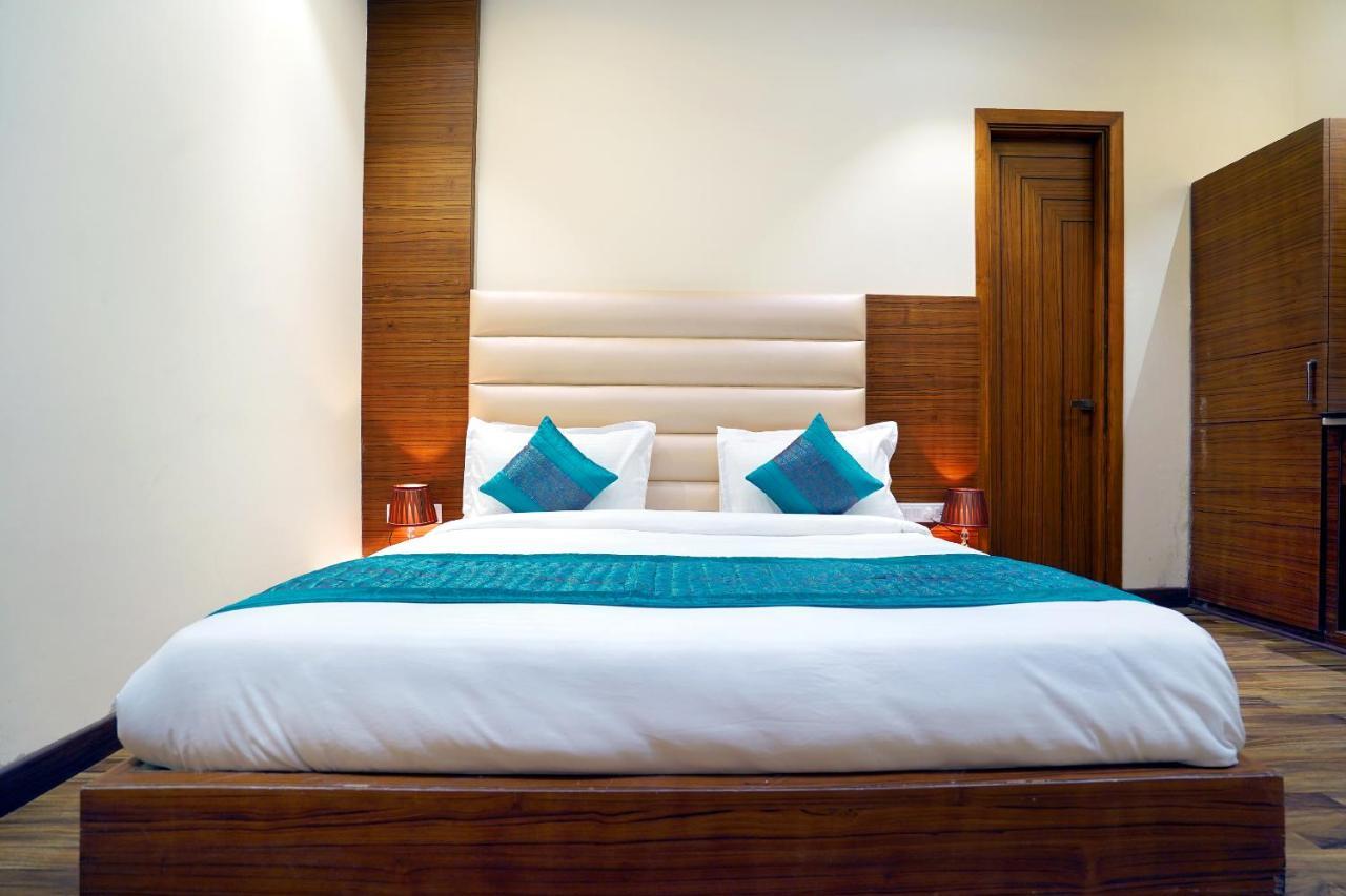 Hotel Aura Grand By Levelup Hotels Amritsar Ngoại thất bức ảnh
