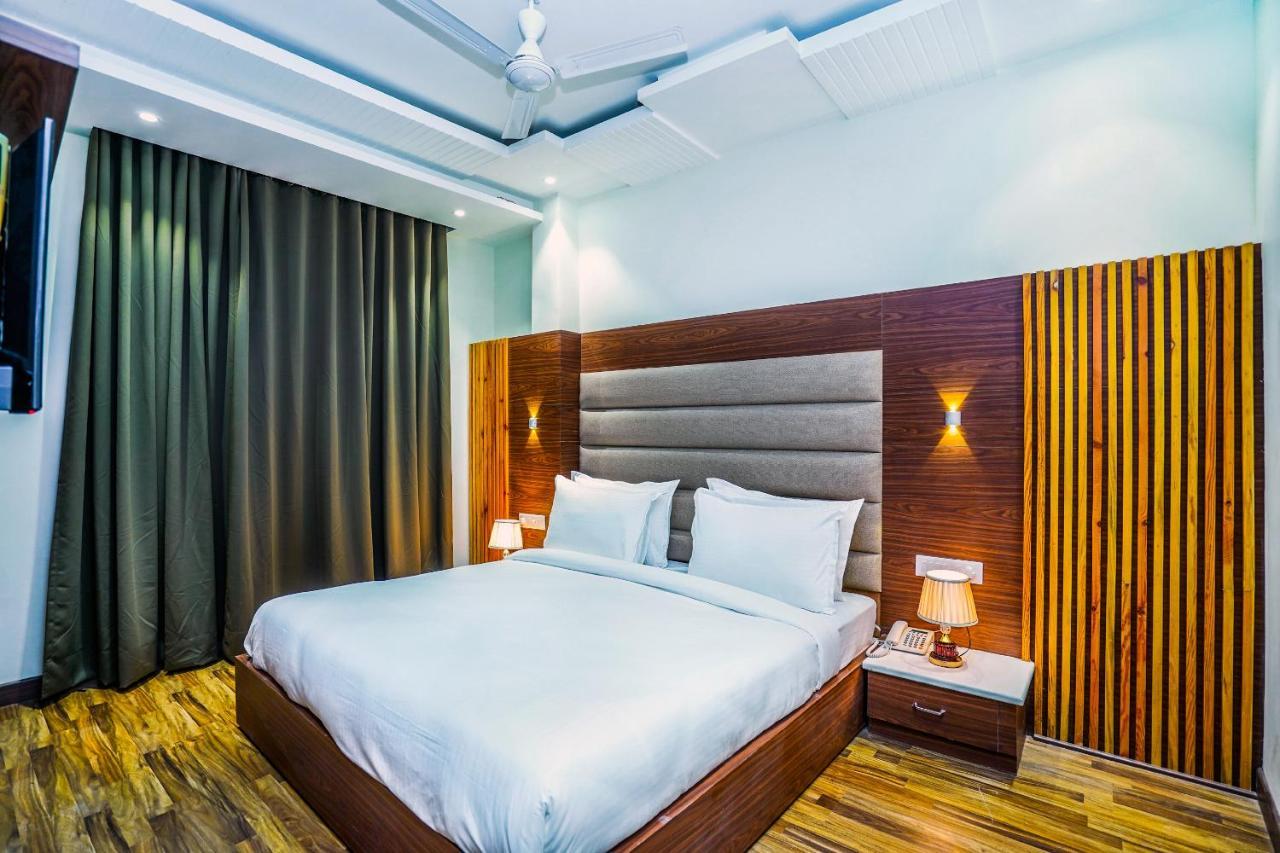 Hotel Aura Grand By Levelup Hotels Amritsar Ngoại thất bức ảnh